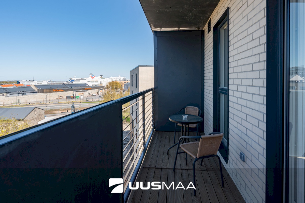 Tallinn, Kesklinna linnaosa, Sadama, Tuukri 1B