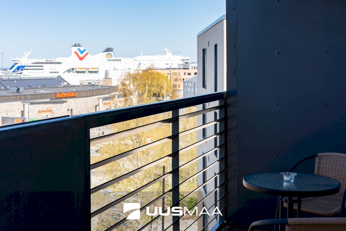 Tallinn, Kesklinna linnaosa, Sadama, Tuukri 1B