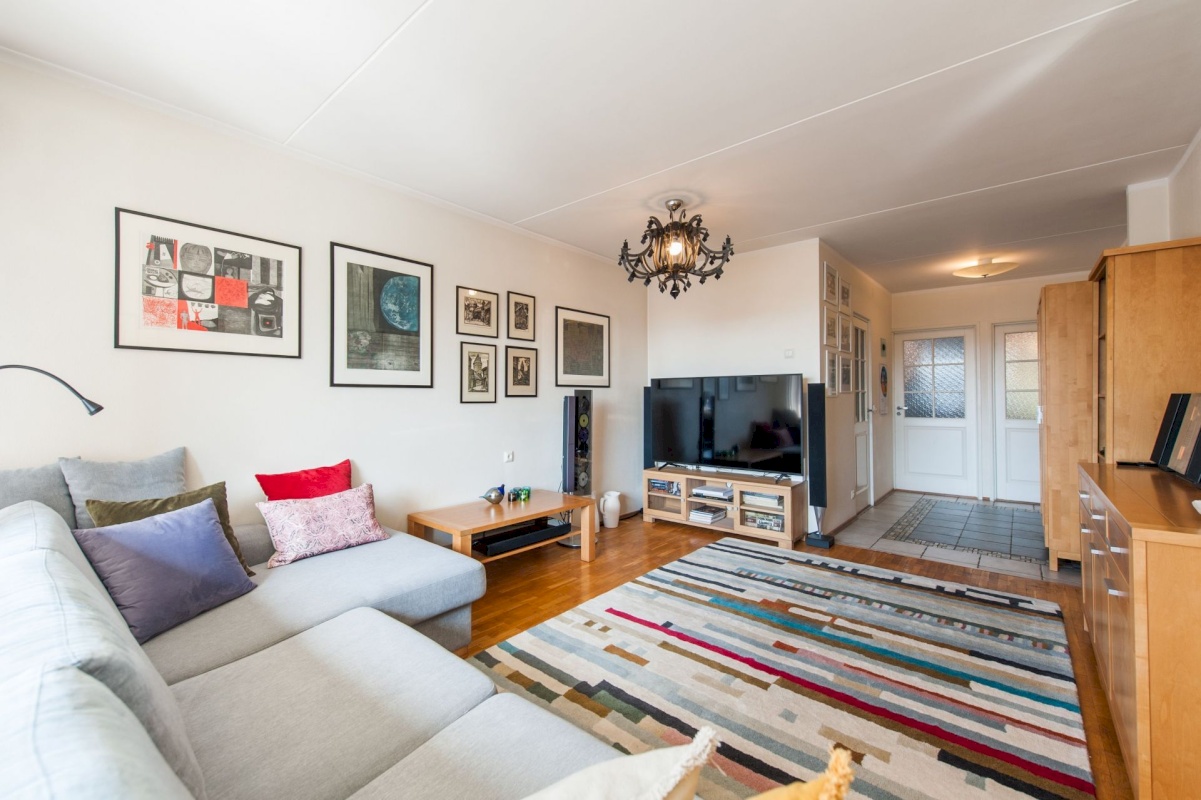 Tallinn, Kesklinna linnaosa, Torupilli, J. Kunderi tn 8