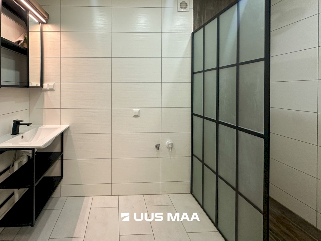 Tapa vald, Tapa linn, Üleviste 12