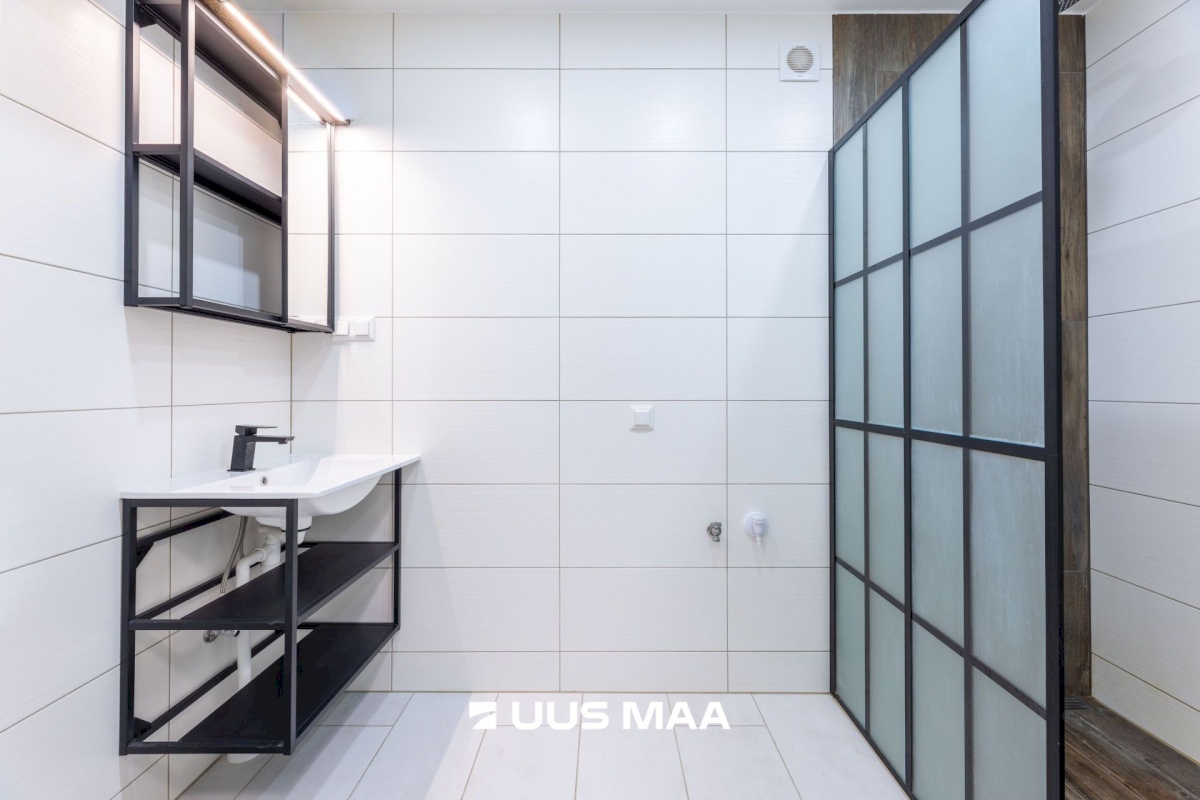 Tapa vald, Tapa linn, Üleviste 12