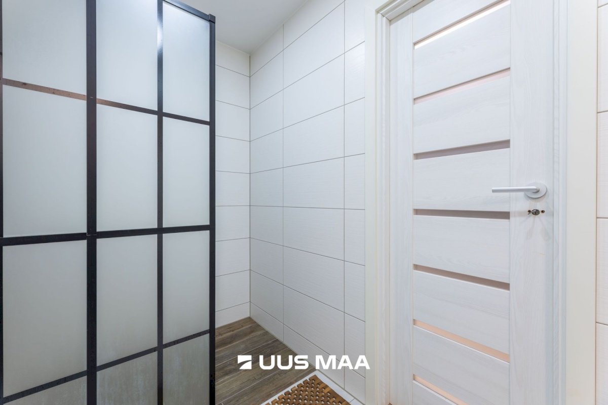 Tapa vald, Tapa linn, Üleviste 12