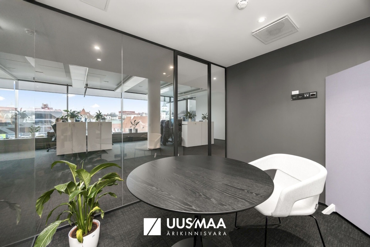 Tallinn, Kesklinna linnaosa, Viru väljak 2