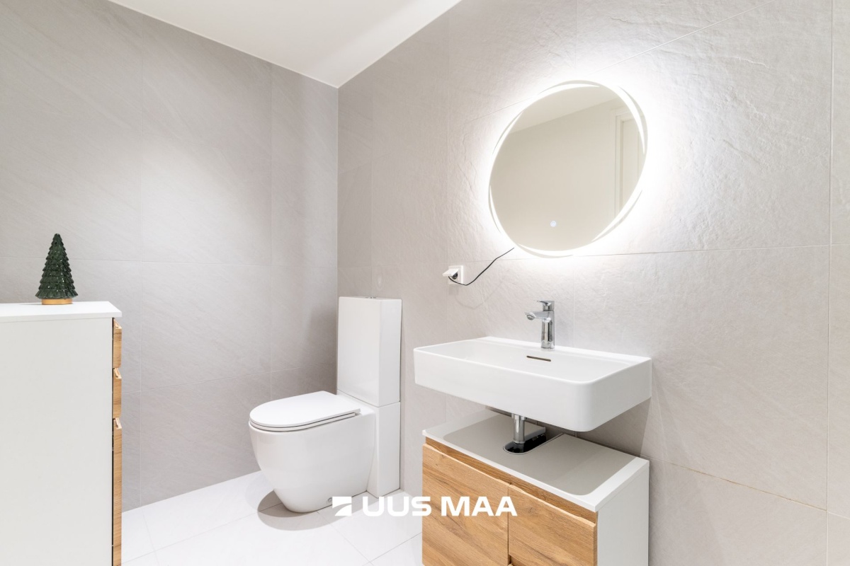 Tallinn, Mustamäe linnaosa, Päevalille 8