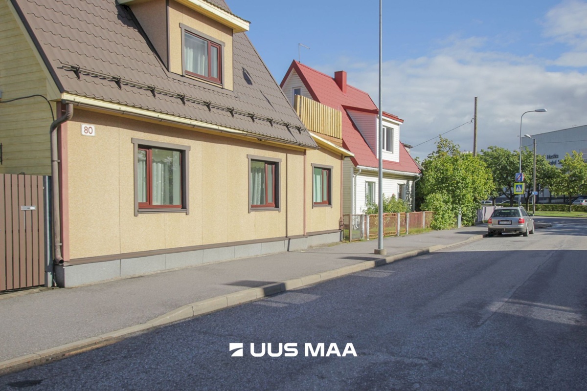 Pärnu linn, Pärnu linn, Rannarajoon, Karusselli tn 82