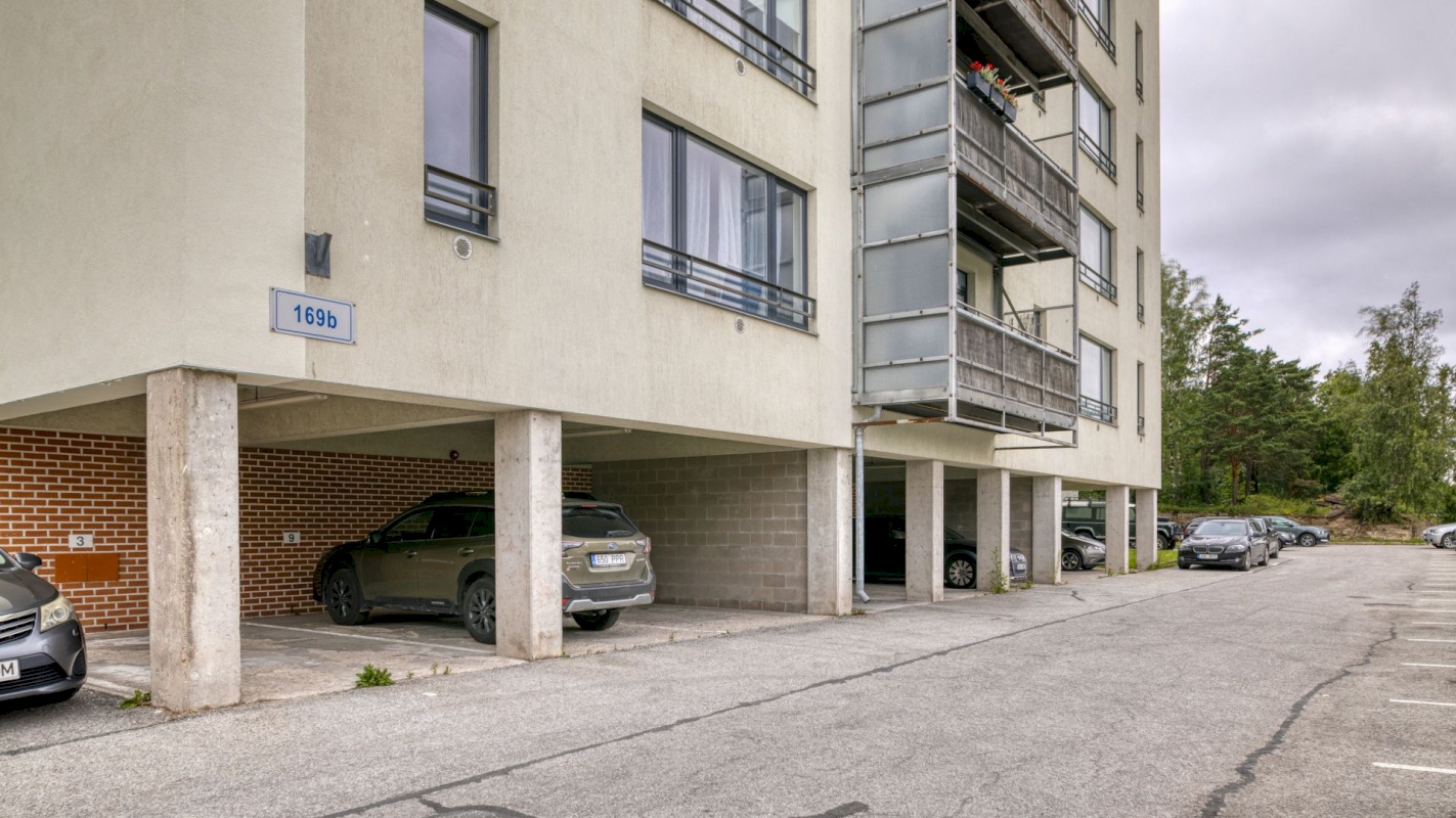 Tallinn, Mustamäe linnaosa, Kadaka pst 169b