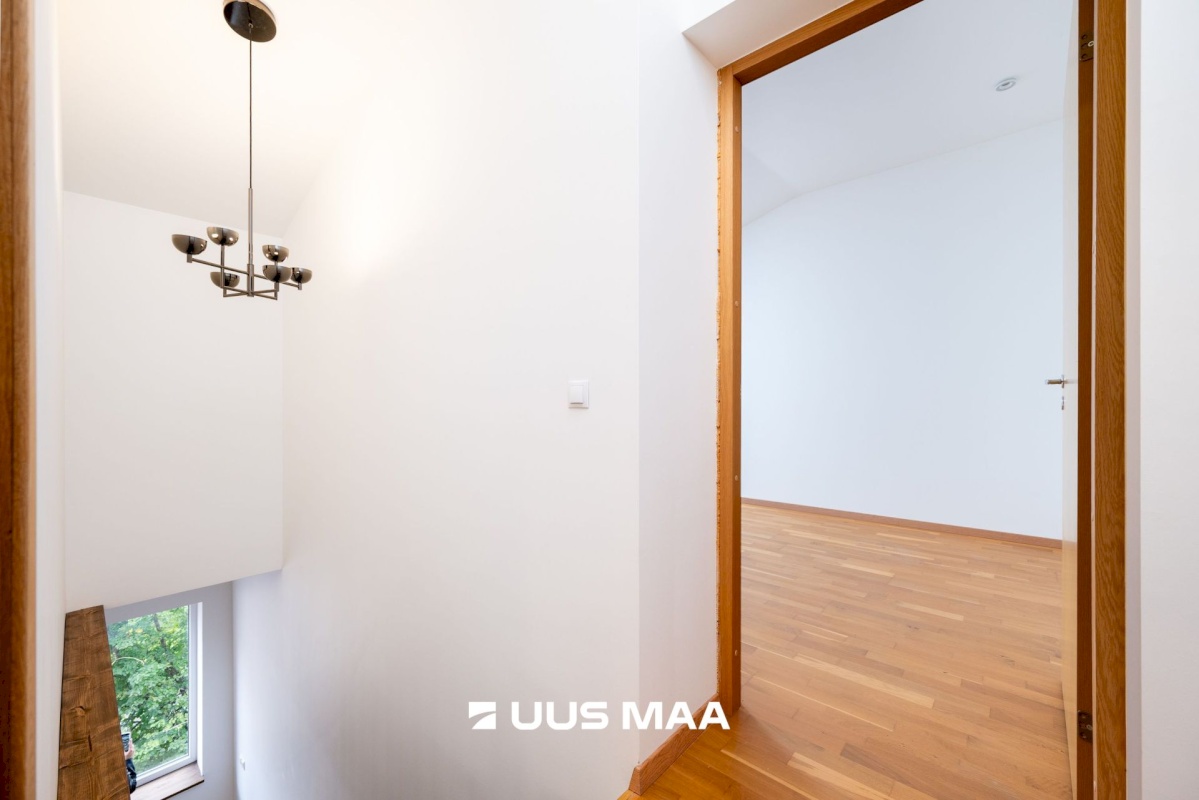 Tallinn, Lasnamäe linnaosa, Peterburi tee 4