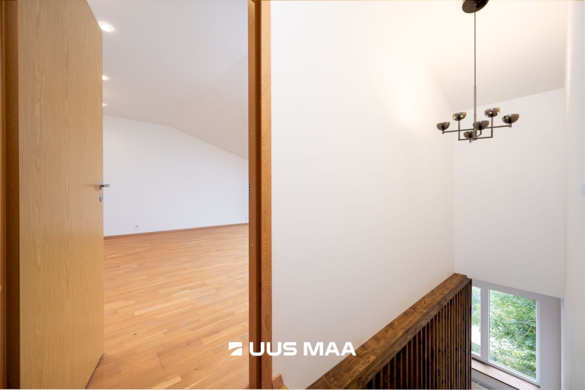 Tallinn, Lasnamäe linnaosa, Peterburi tee 4