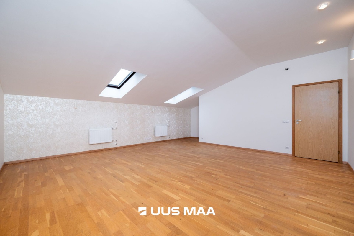 Tallinn, Lasnamäe linnaosa, Peterburi tee 4