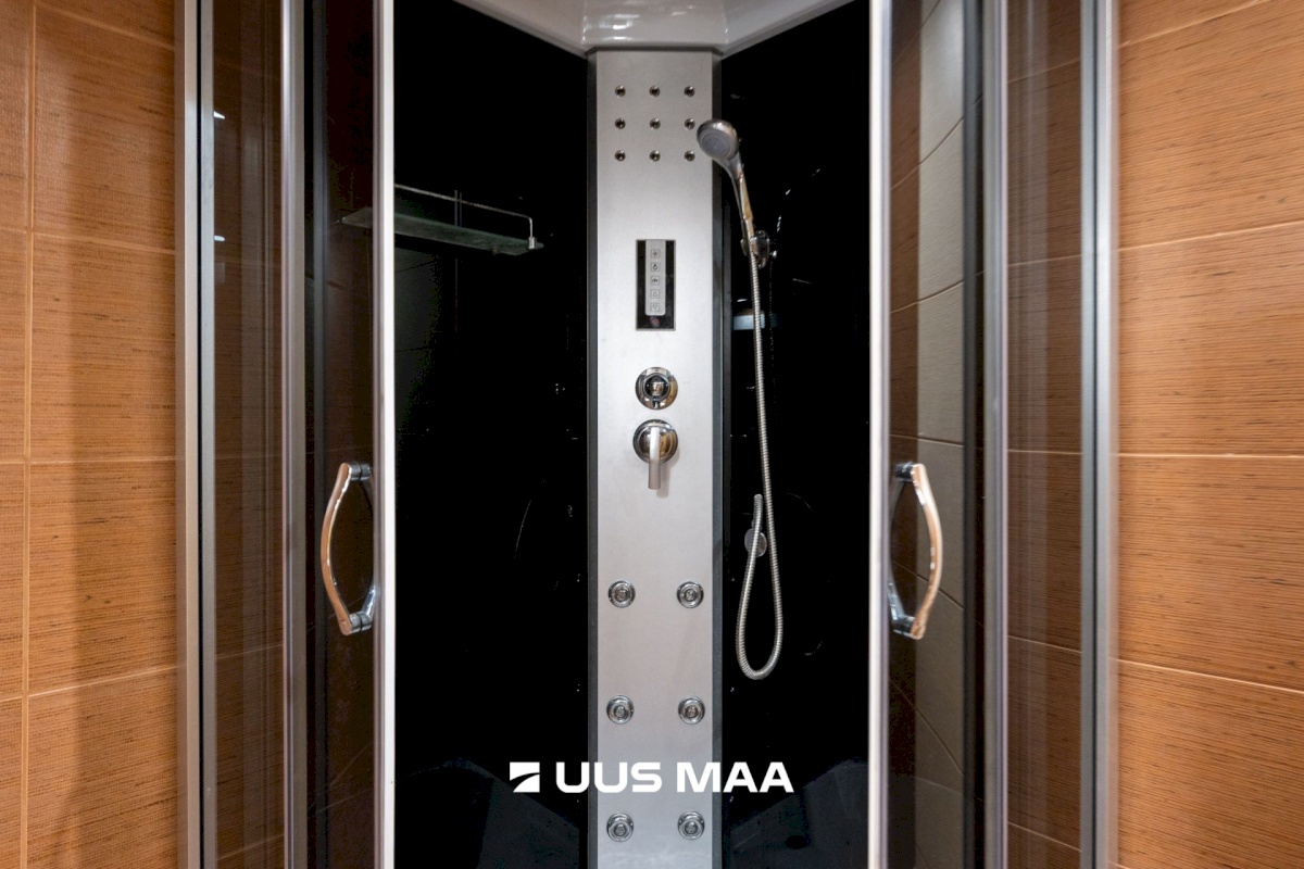 Tallinn, Lasnamäe linnaosa, Peterburi tee 4