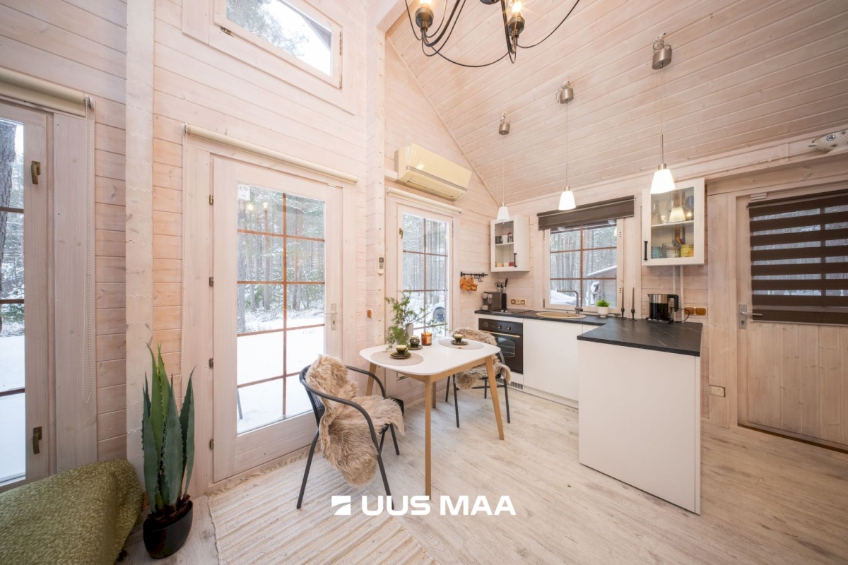 Lääne-Nigula vald, Elbiku küla/Ölbäck, Roosta tee Johanna