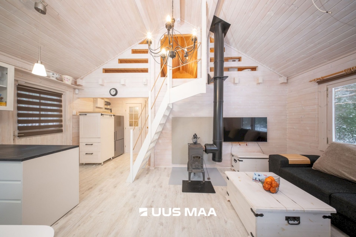 Lääne-Nigula vald, Elbiku küla/Ölbäck, Roosta tee Johanna