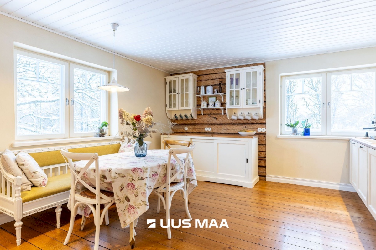 Tapa vald, Karkuse küla, Mõisaõue