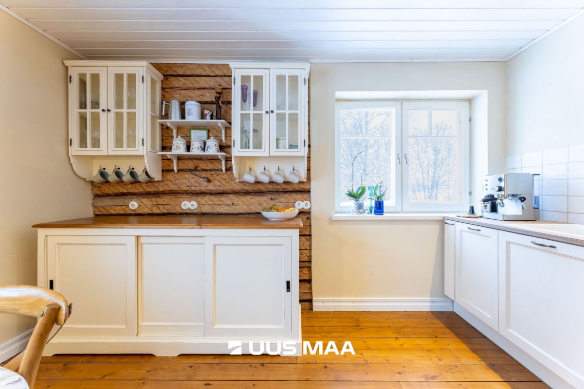 Tapa vald, Karkuse küla, Mõisaõue