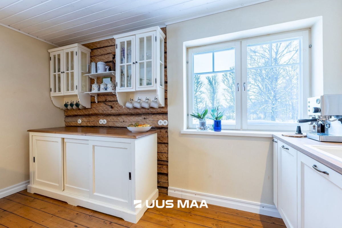 Tapa vald, Karkuse küla, Mõisaõue