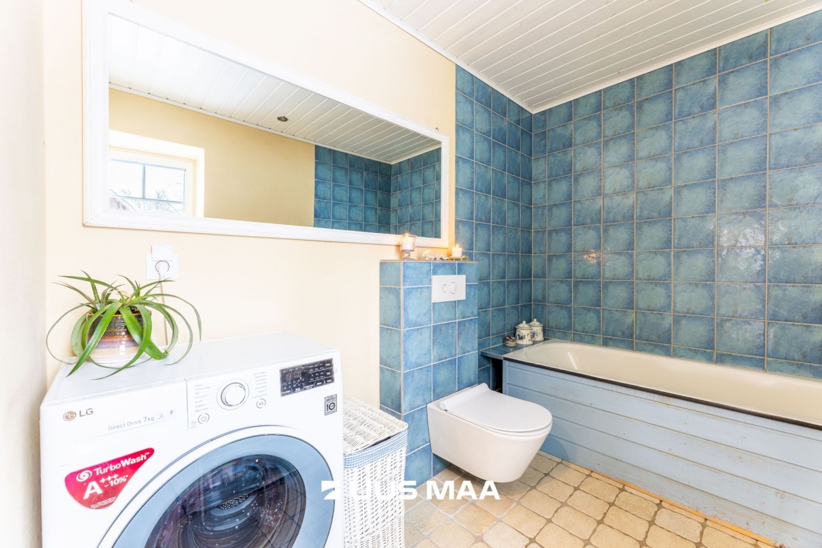 Tapa vald, Karkuse küla, Mõisaõue