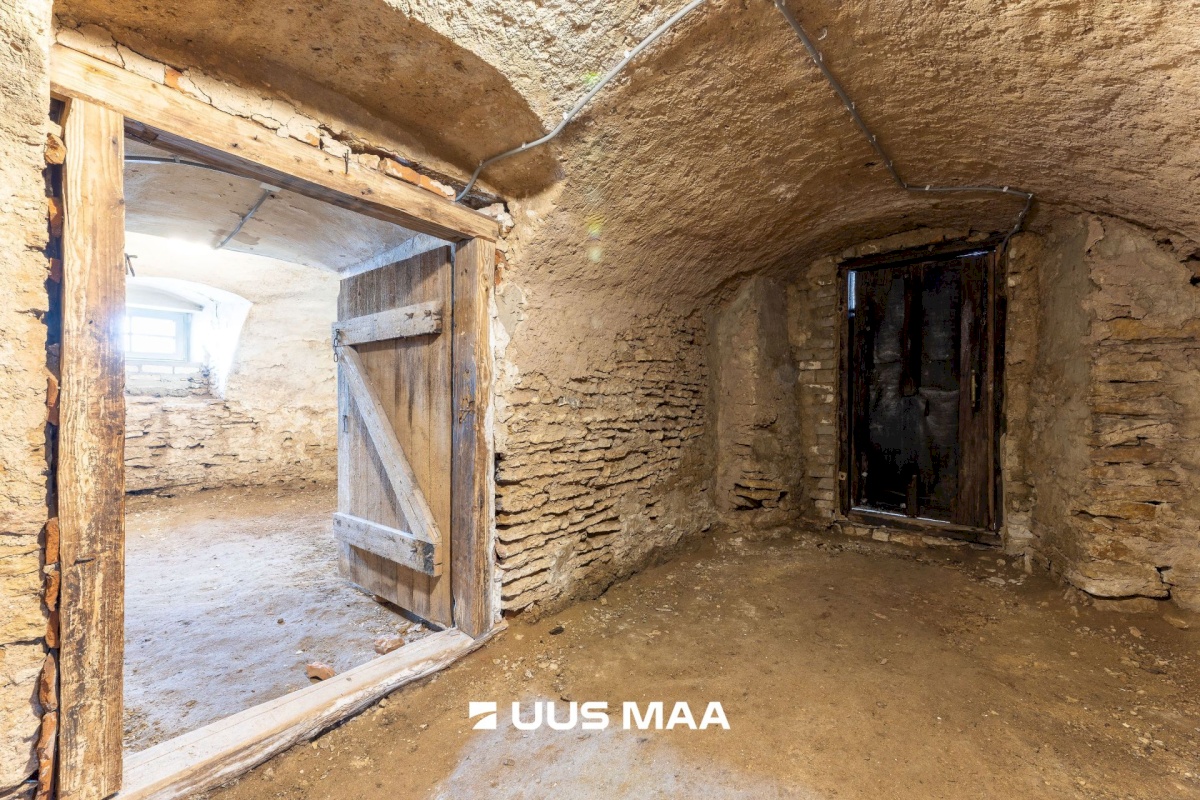 Tapa vald, Karkuse küla, Mõisaõue