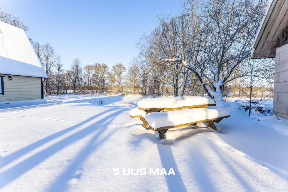 Tapa vald, Karkuse küla, Mõisaõue