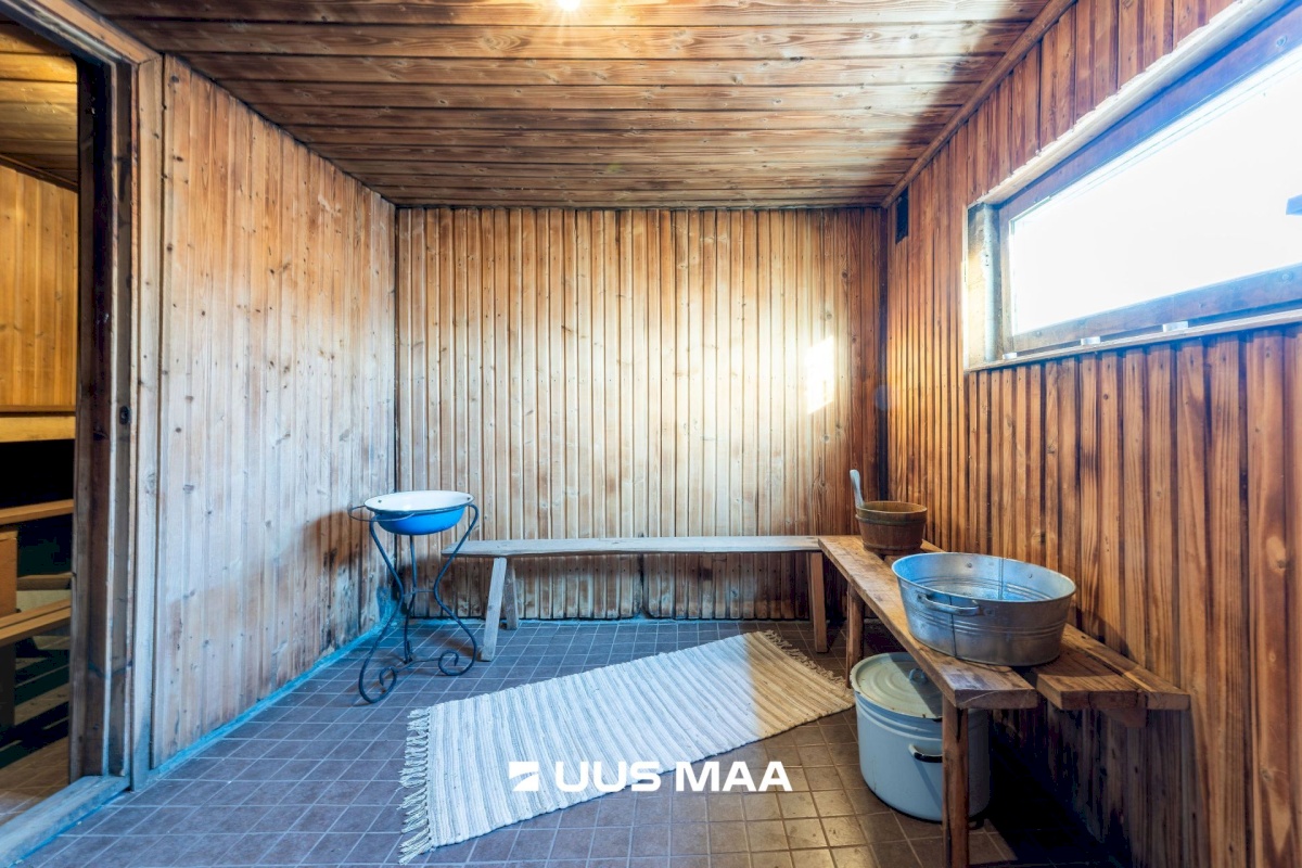 Tapa vald, Karkuse küla, Mõisaõue