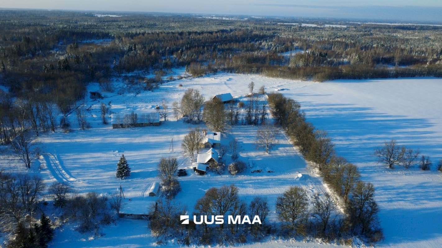 Tapa vald, Karkuse küla, Mõisaõue