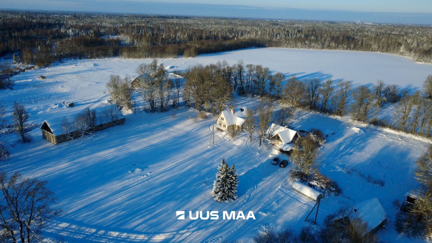 Tapa vald, Karkuse küla, Mõisaõue