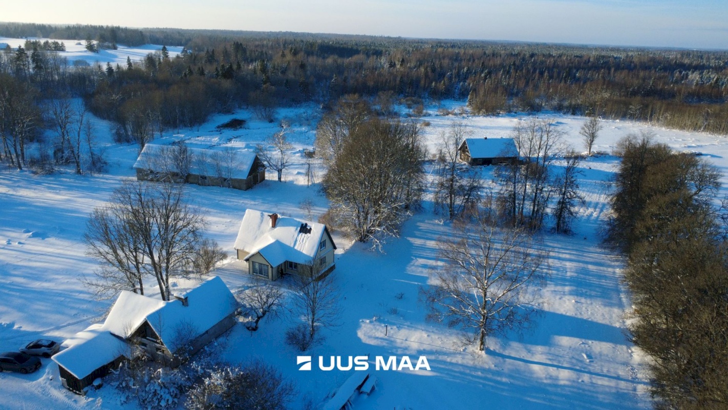 Tapa vald, Karkuse küla, Mõisaõue