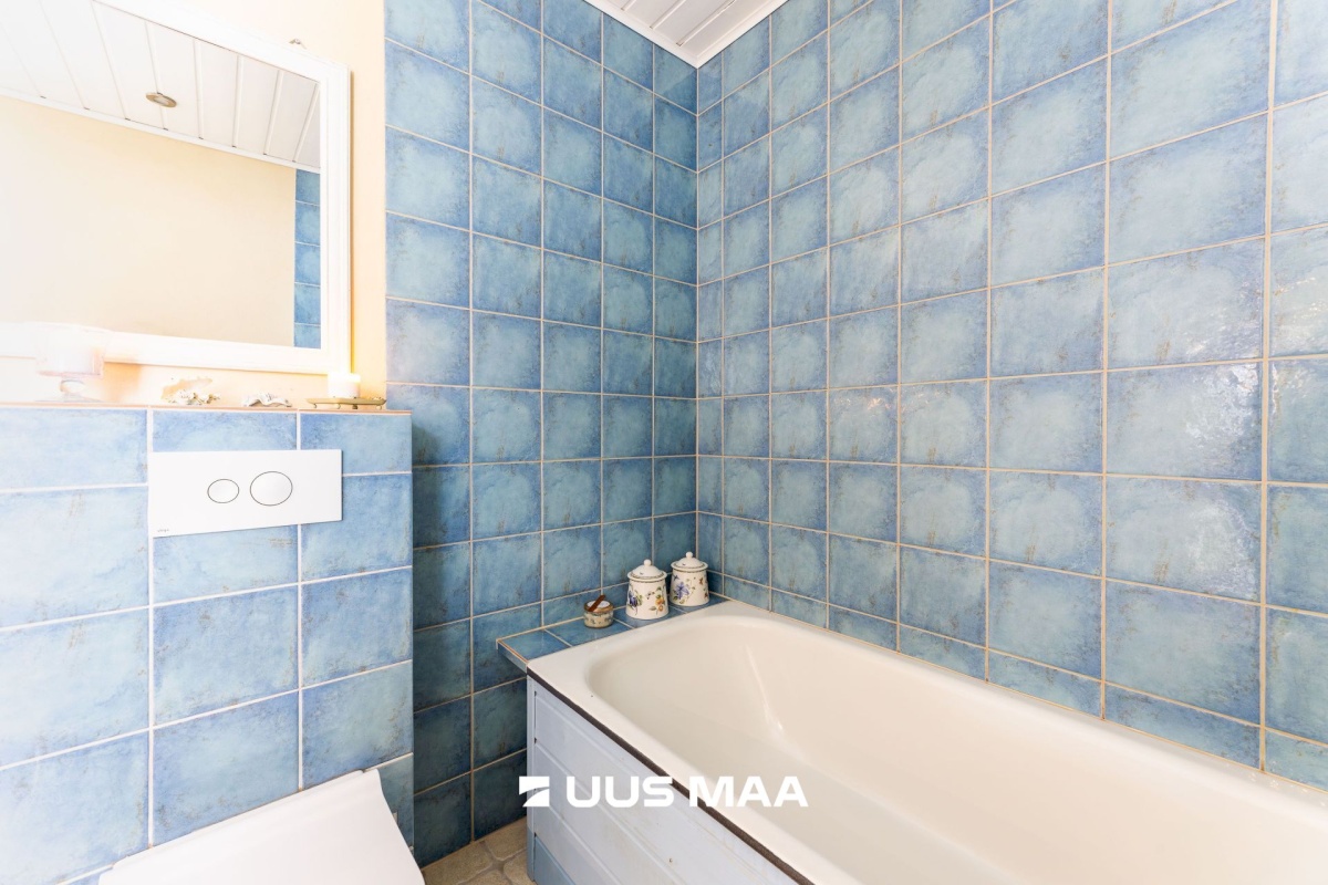 Tapa vald, Karkuse küla, Mõisaõue