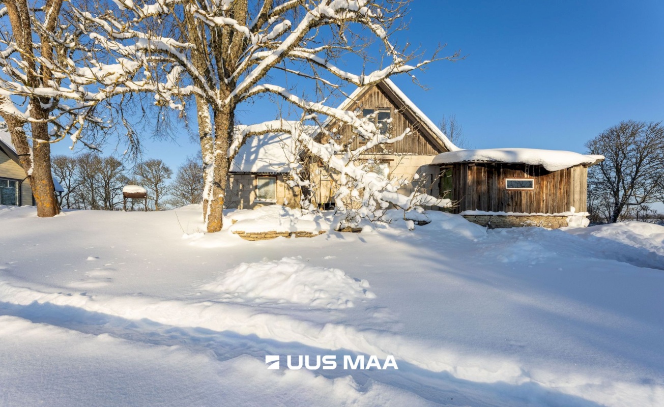 Tapa vald, Karkuse küla, Mõisaõue