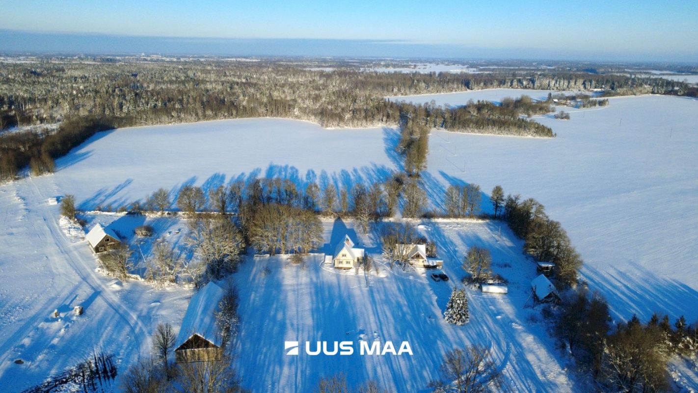 Tapa vald, Karkuse küla, Mõisaõue