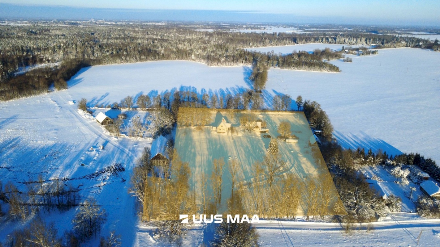 Tapa vald, Karkuse küla, Mõisaõue