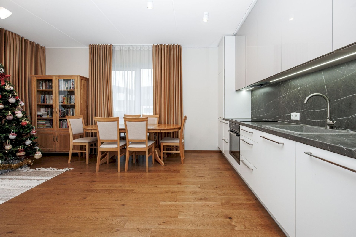 Rae vald, Peetri alevik, Järvepõllu tee 1