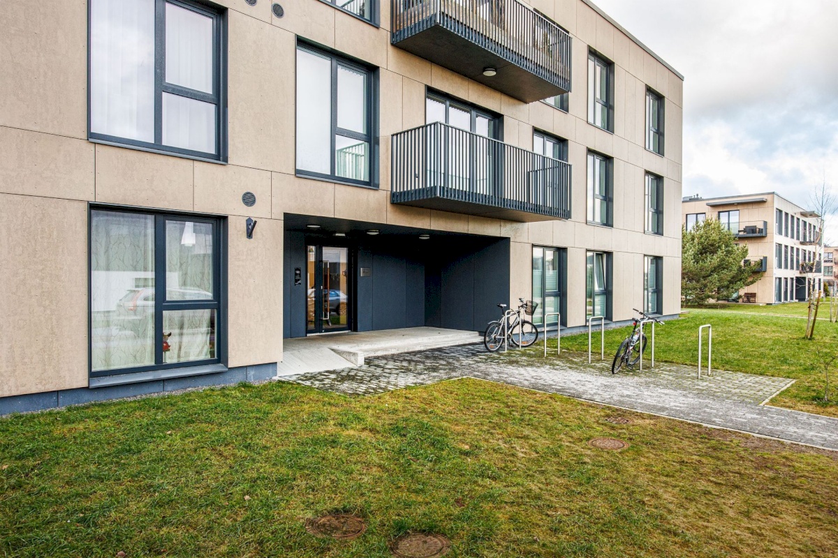 Rae vald, Peetri alevik, Järvepõllu tee 1