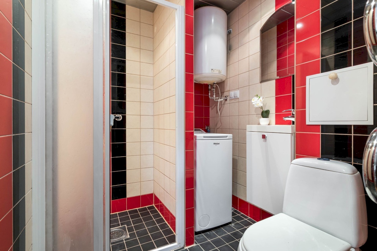 Viljandi linn, Paalalinn, Valuoja pst 15a