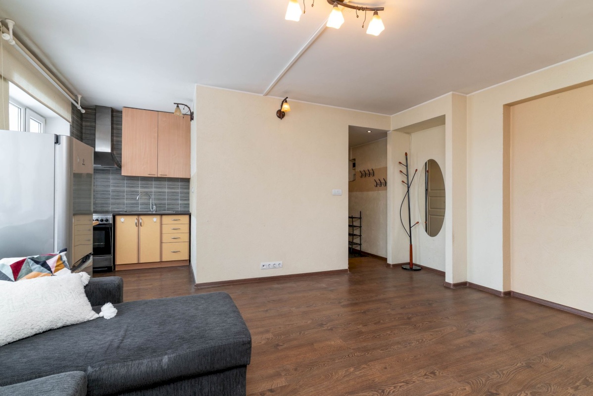 Viljandi linn, Paalalinn, Valuoja pst 15a