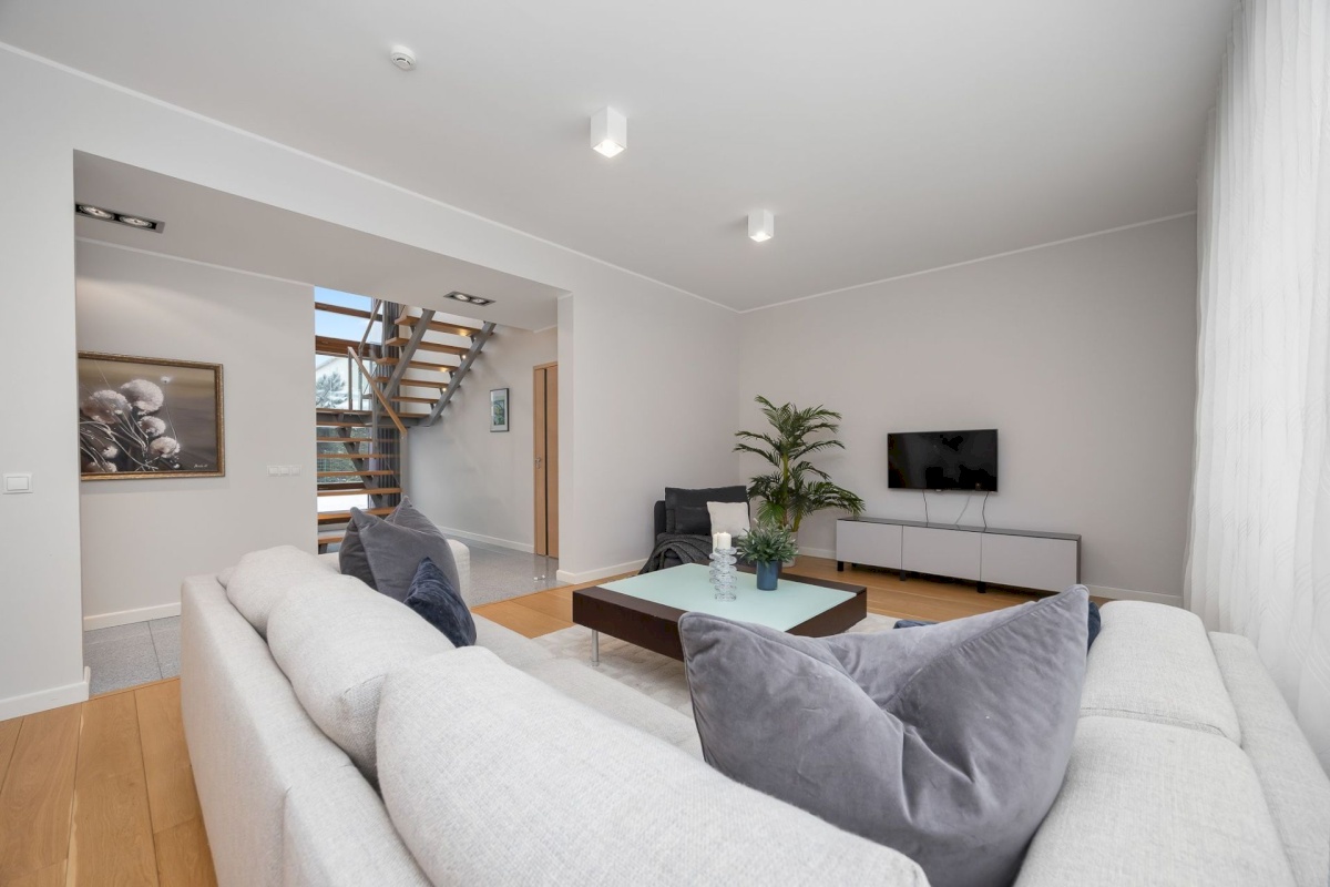 Tallinn, Pirita linnaosa, Rebasesaba tee 5