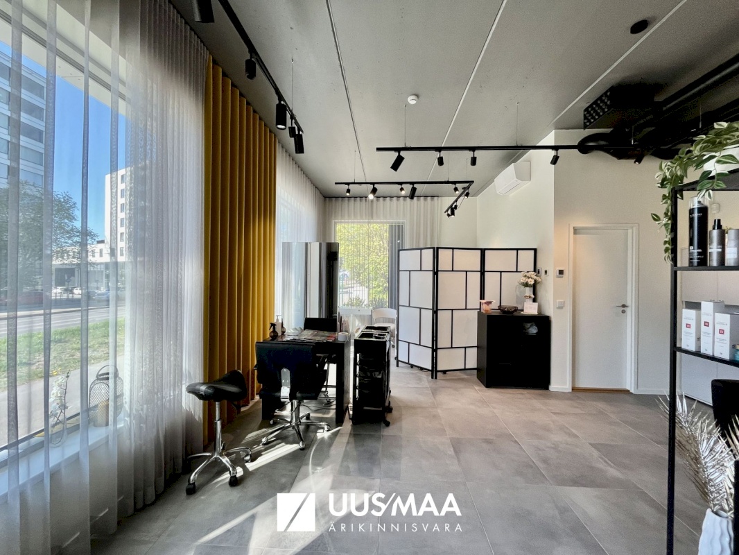 Tallinn, Kesklinna linnaosa, Pärnu mnt 129b