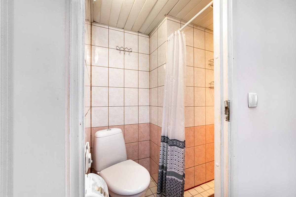 Tallinn, Nõmme linnaosa, Männiku, Männiku tee 111