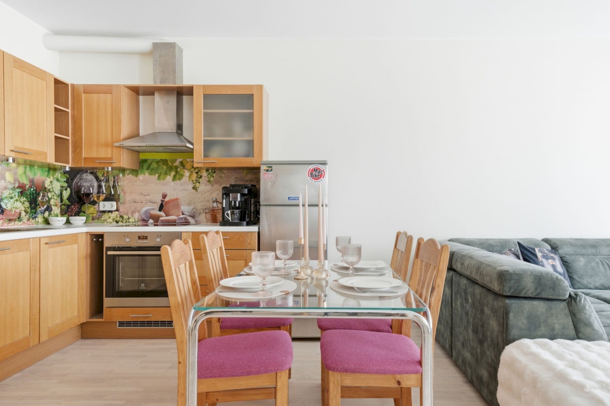 Tallinn, Kesklinna linnaosa, Kadriorg, Terase 11