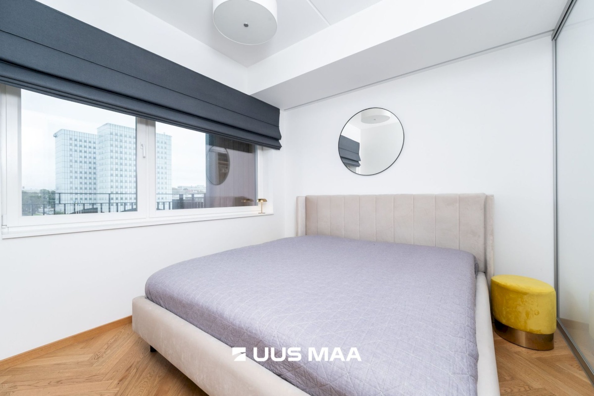 Tallinn, Kesklinna linnaosa, Uus Maailm, Toom-Kuninga 15