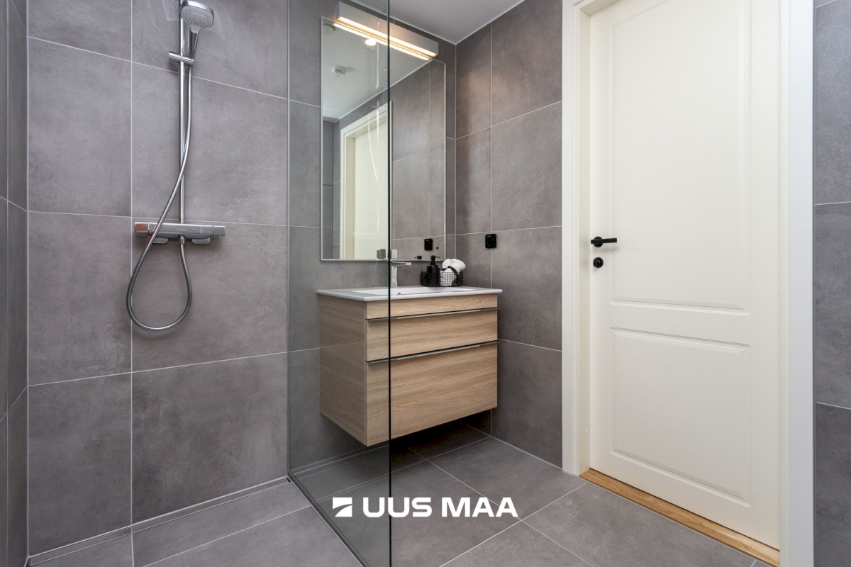 Tallinn, Kesklinna linnaosa, Toom-Kuninga 15