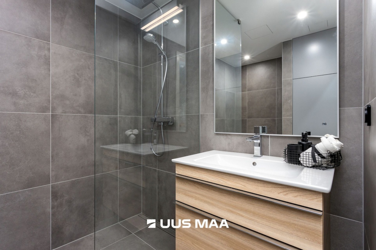 Tallinn, Kesklinna linnaosa, Toom-Kuninga 15