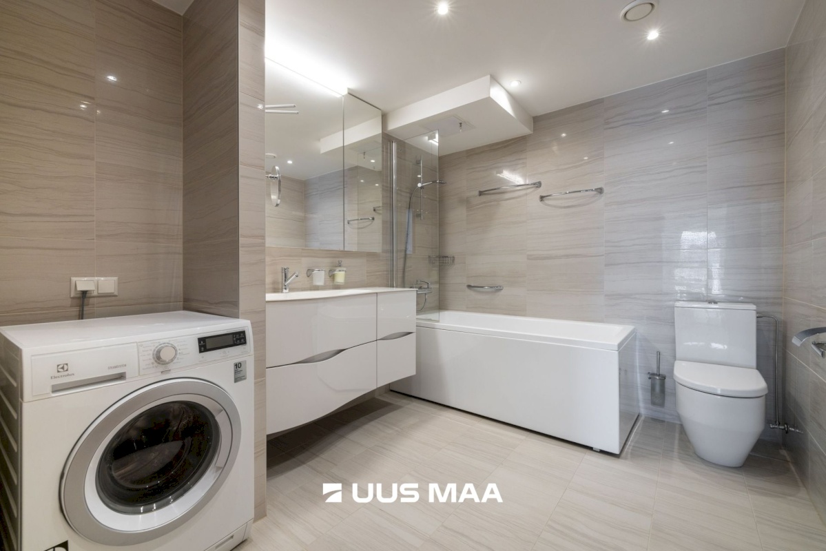 Tallinn, Põhja-Tallinna linnaosa, Kalamaja, Põhja pst 5