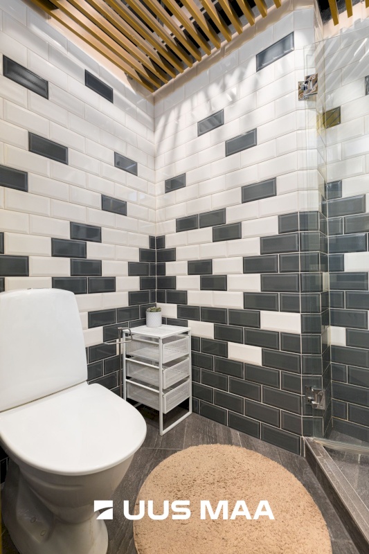 Tallinn, Põhja-Tallinna linnaosa, Kalamaja, Tööstuse 11/1