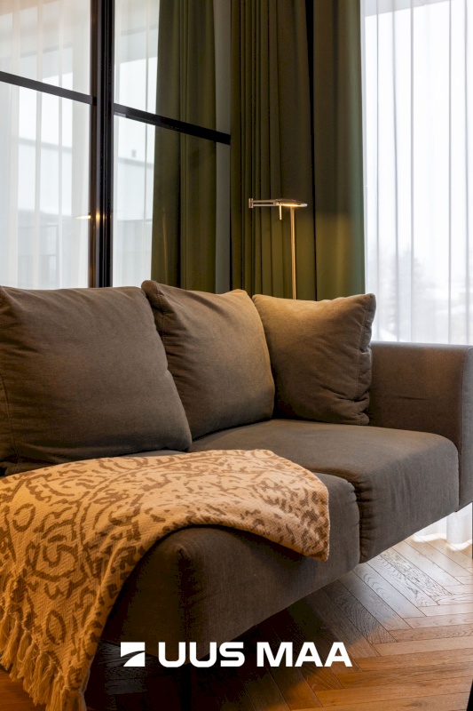 Tallinn, Kesklinna linnaosa, Uus Maailm, Toom-Kuninga 15