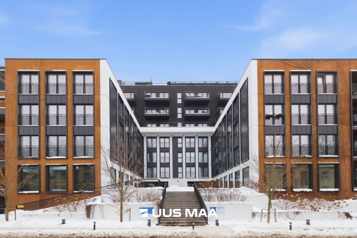 Tallinn, Kesklinna linnaosa, Uus Maailm, Toom-Kuninga 15