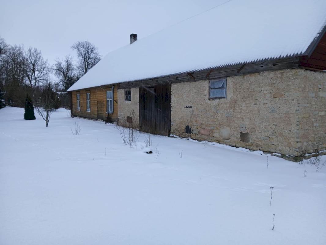 Põhja-Pärnumaa vald, Vee küla, Saugametsa