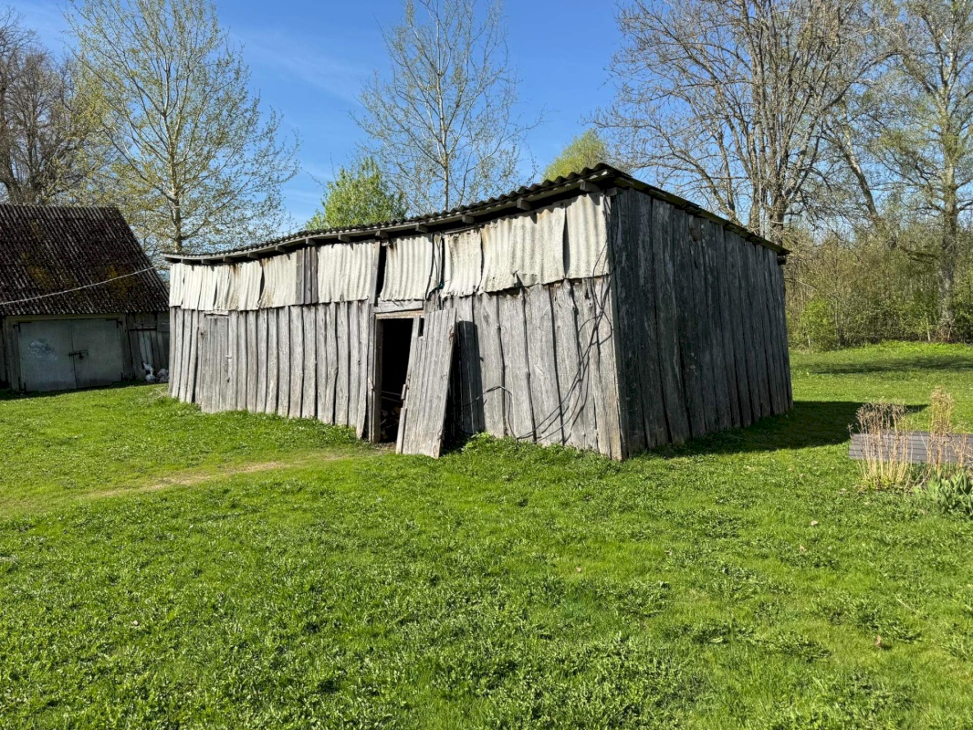 Põhja-Pärnumaa vald, Vee küla, Saugametsa