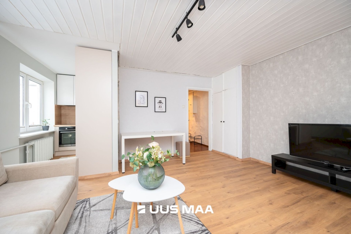 Tallinn, Kesklinna linnaosa, Uus Maailm, Komeedi 4