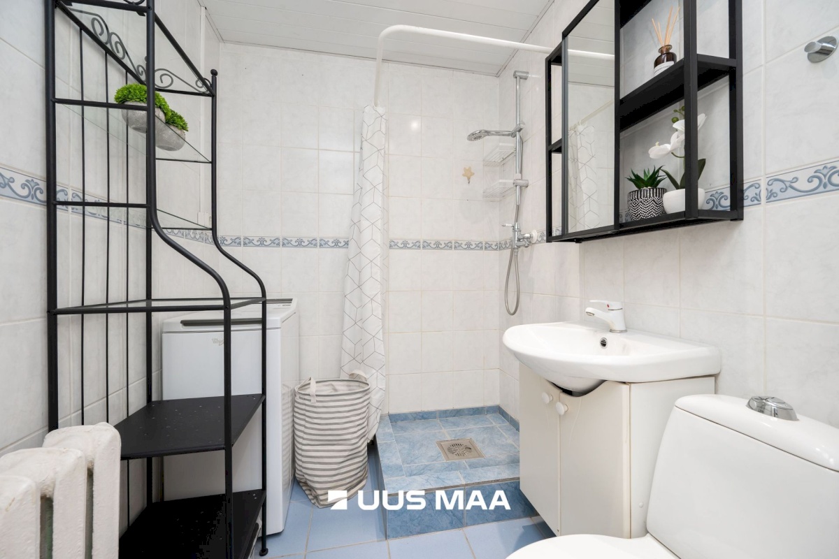 Tallinn, Kesklinna linnaosa, Uus Maailm, Komeedi 4