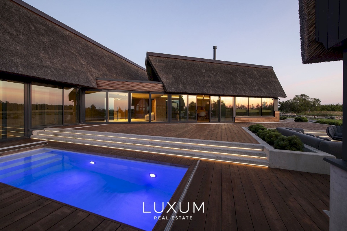 Muhu vald, Vahtraste küla, Nurme